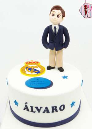 Tarta de comunión con escudo del Real Madrid