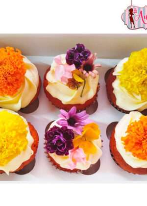 Cupcakes con flores comestibles