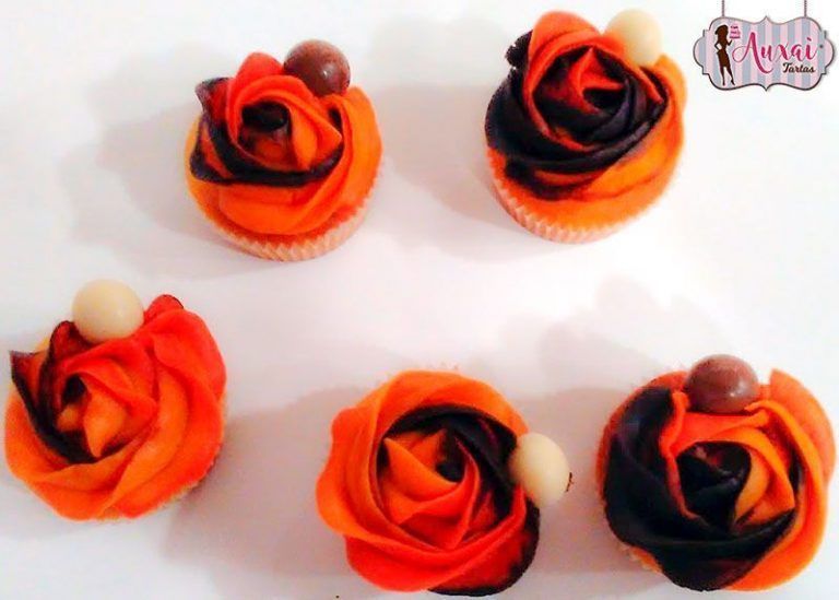 Cupcakes naranja y marrón