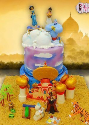 Tarta Disney Aladdín con el Genio, Jazmín sobre la alfombra mágica, palacio de Agrabah, Abu, Rajah y detalles dorados en Auxai Tartas