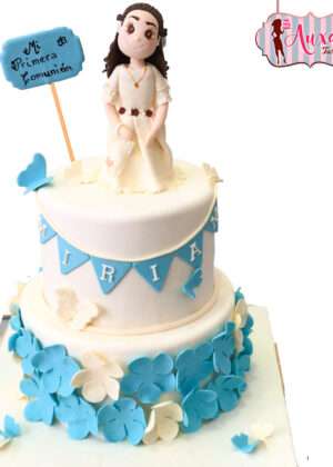 Tarta de comunión niña banderines