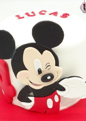 Tarta Disney Mickey 2D con cara grande de Mickey Mouse y nombre Lucas