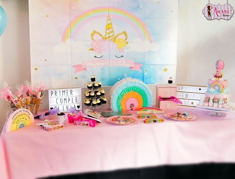 Mesa dulce niña unicornio