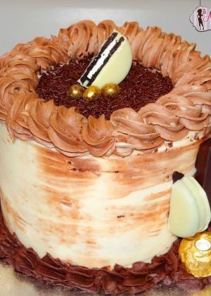 Tarta buttercream vainilla y chocolate sin fondant Madrid - Pastel personalizado para celebraciones elegantes y cumpleaños