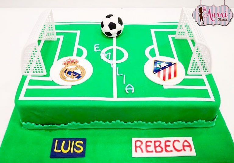 Tarta campo de fútbol fondant