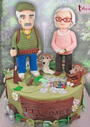 Tarta abuelo cazador - Diseño personalizado con decoración temática cinegética y acabado profesional para celebraciones especiales