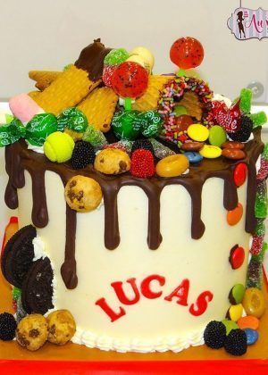 Tarta Drip cake con chuches