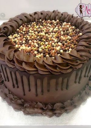 Tarta drip cake todo choco sin fondant pastel personalizado Madrid