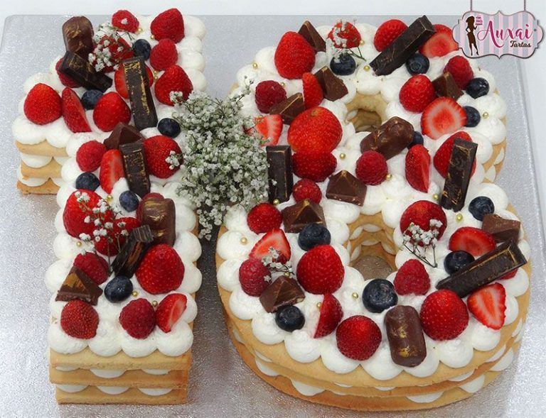 Tarta de números  - 18 - flores naturales - sin fondant
