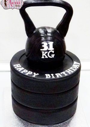 Tarta pesas con kettlebell 31 KG y discos negros en Auxaitartas