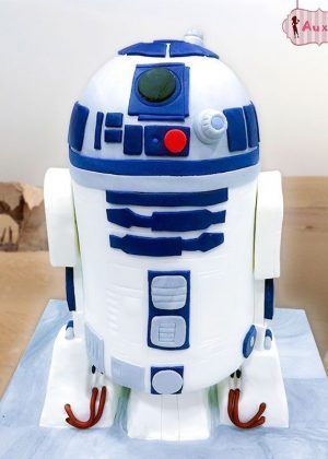 Tarta Star Wars R2D2 en 3D con domo azul y detalles metálicos en Auxaitartas
