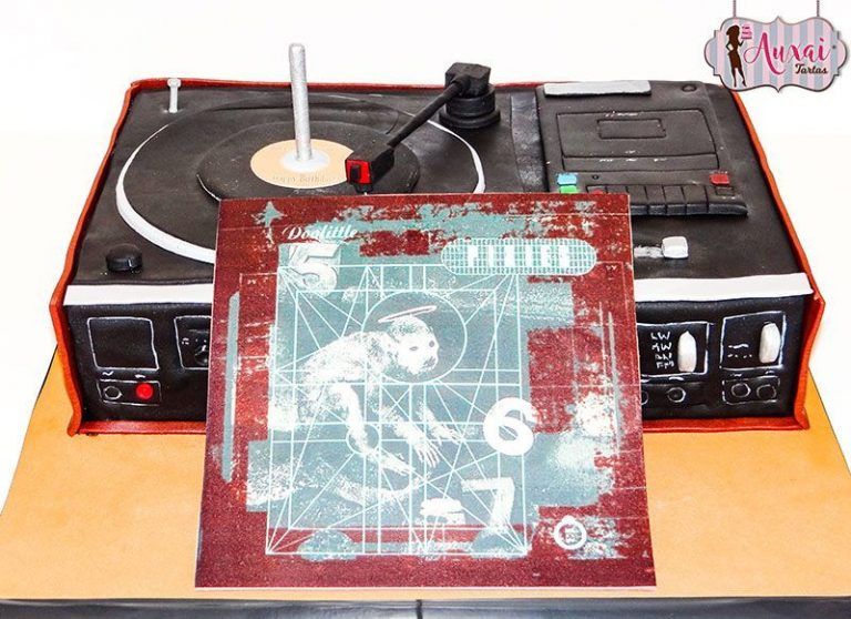 Tarta tocadiscos vintage - antiguo