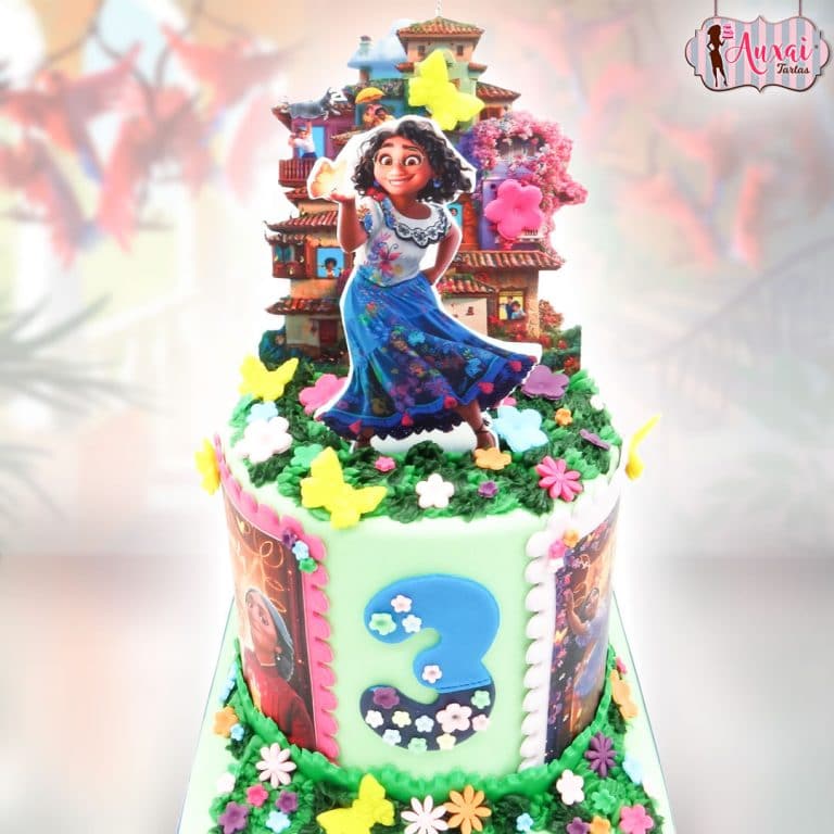 Tarta Encanto con Mirabel de Disney