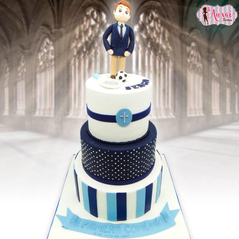 Tarta de comunión niño tonos azules