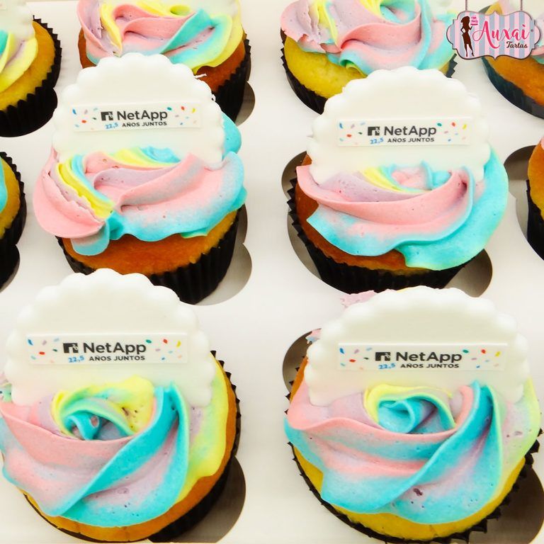 Cupcakes aniversario de empresa personalizados