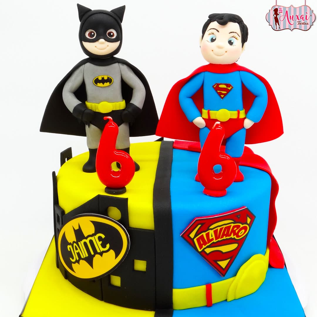 Tarta personalizada de superhéroes infantiles