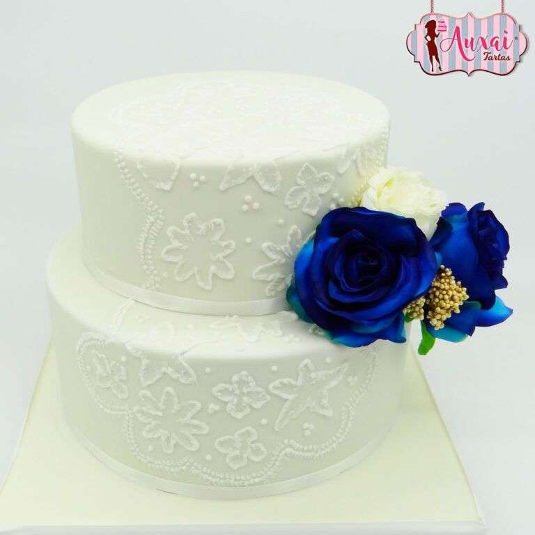 Tarta boda rosas azules
