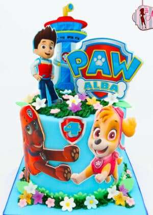 tarta Patrulla Canina papel de azúcar personalizada, Chase Marshall Skye Rubble, huellas caninas, colores azul rojo amarillo vivos, fondo azul cielo, Madrid