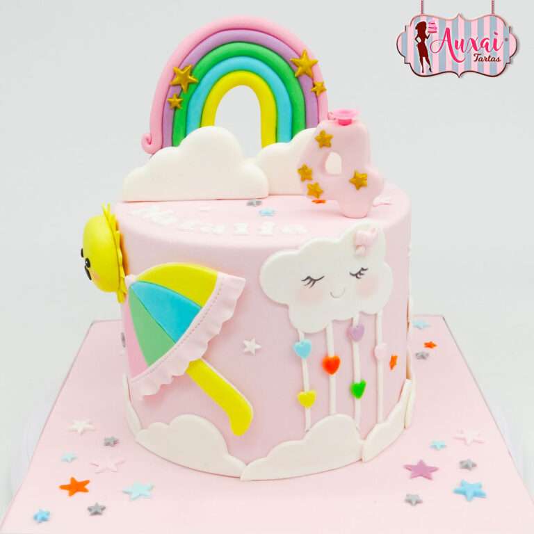 Tarta arcoiris y nubes