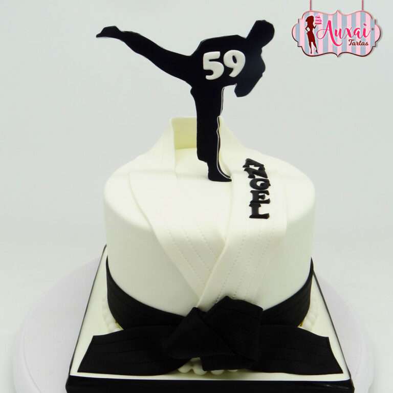 Tarta karate papel de azúcar
