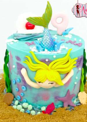 Tarta sirena nadando