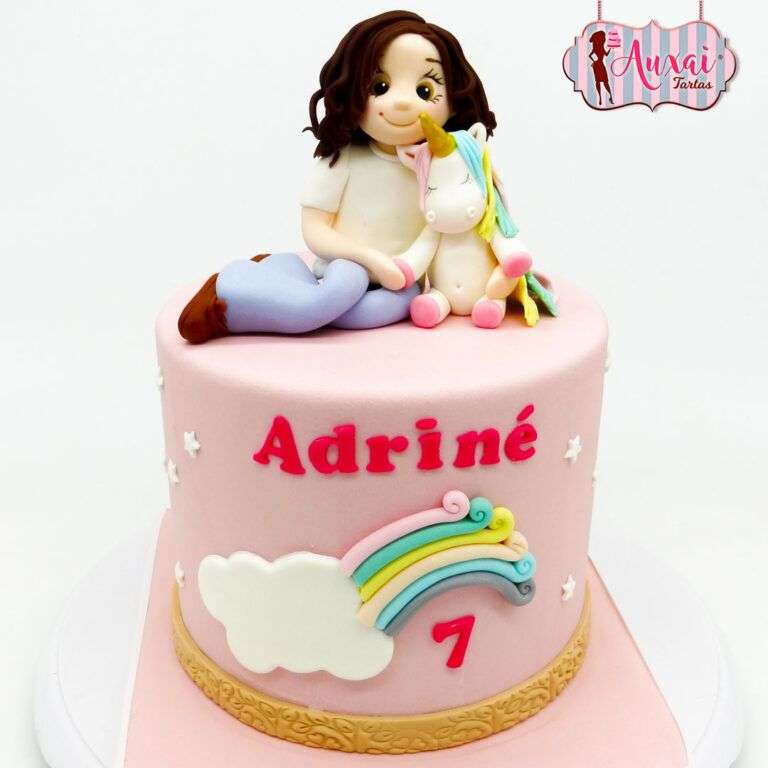 Tarta unicornio y niña