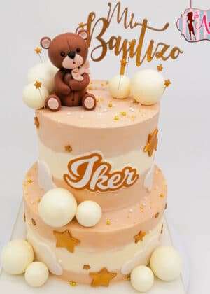 Tarta bautizo osito con estrellas y figura 3D en Auxaitartas