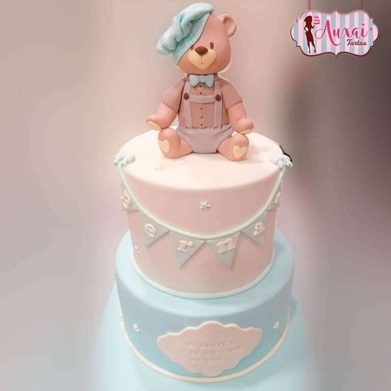 Tarta bautizo osito con boina