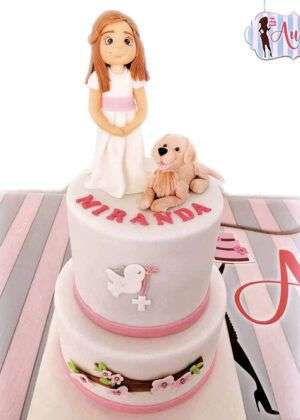 Tarta comunión recordatorio con mascota con figura de niña y perrito en Auxaitartas