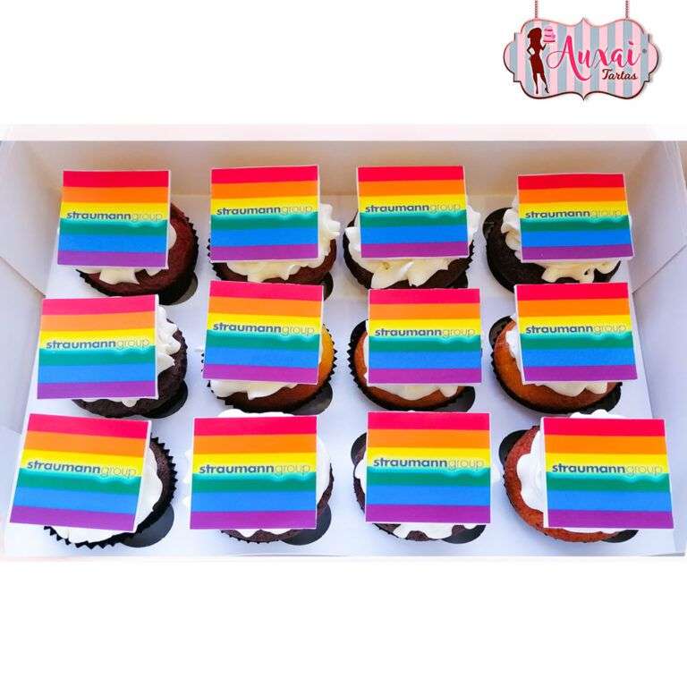 Cupcakes bandera lgbt con logo