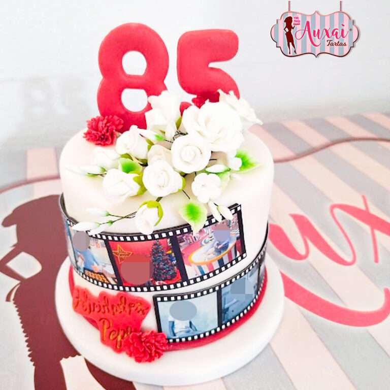 Tarta abuela con fotos y flores