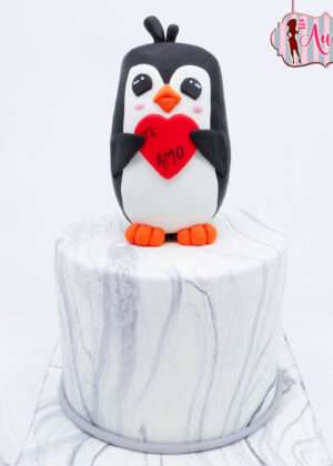 Tarta animales pingüino enamorado