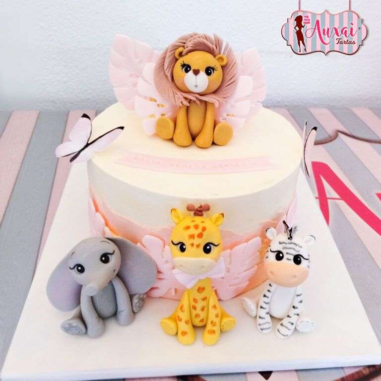 Tarta animales selva rosa