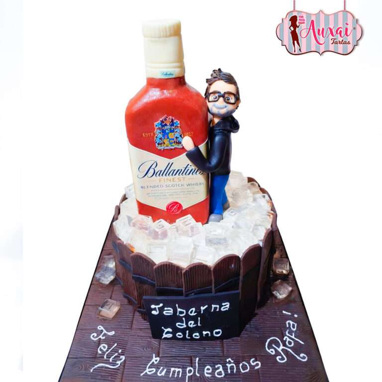 Tarta barril y botella de whisky personalizada