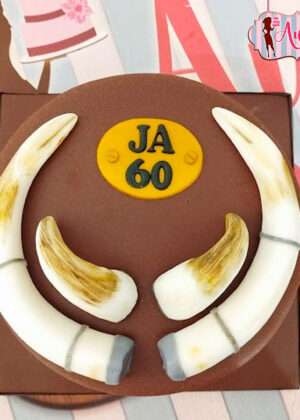 Tarta caza colmillos de jabalí