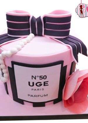 Tarta Chanel color rosa
