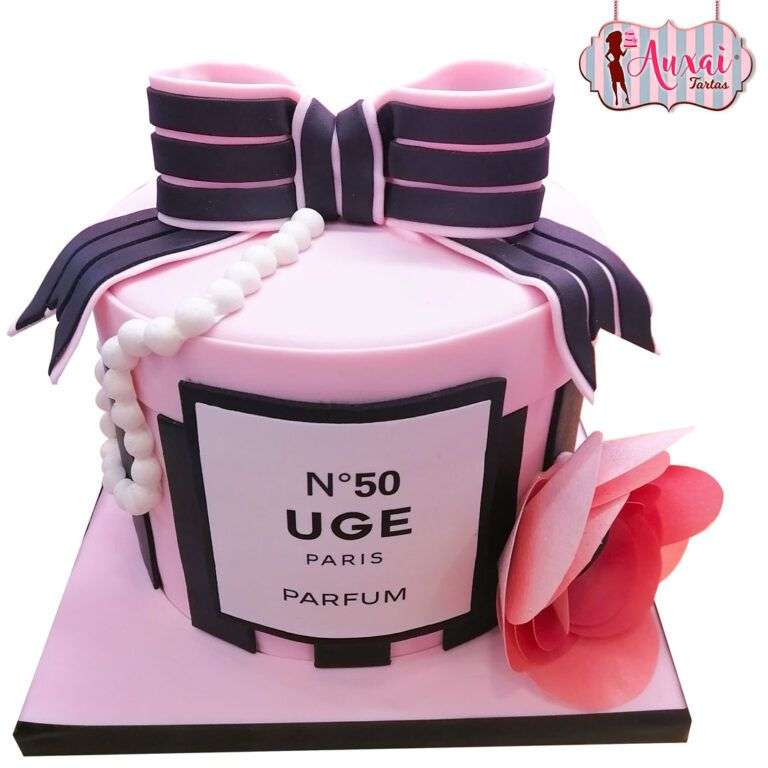 Tarta Chanel color rosa