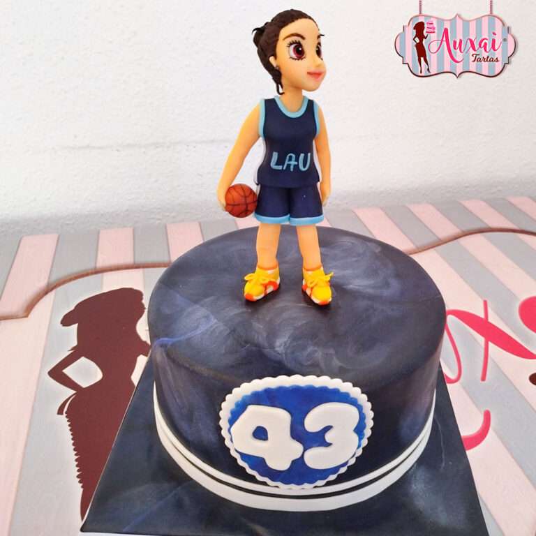 Tarta de baloncesto personalizada para chica