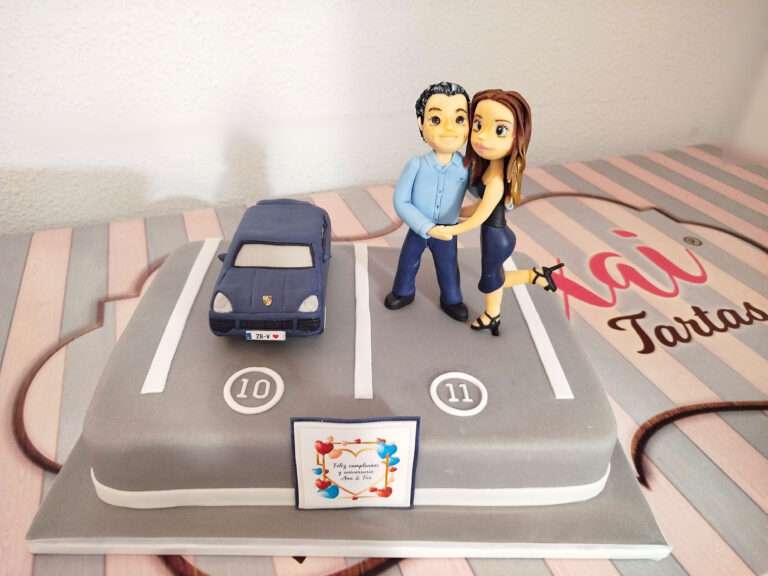 Tarta Personalizada de Cumpleaños y Aniversario con Pareja y Coche