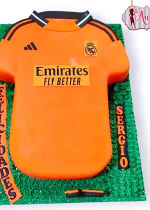 Tarta fútbol camiseta Real Madrid naranja