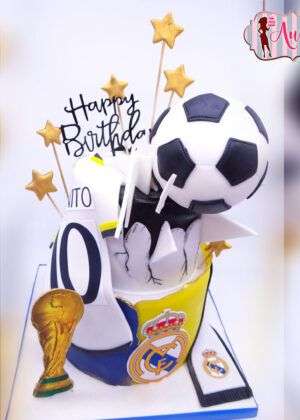 Tarta fútbol balón y copa Real Madrid