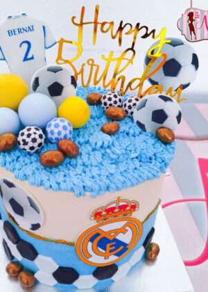 Tarta fútbol Real Madrid balones de chocolate