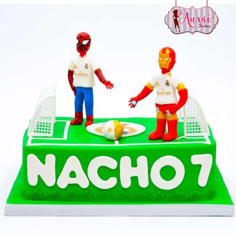 Tarta fútbol y super héroes