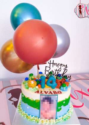 Tarta con globos y chuches