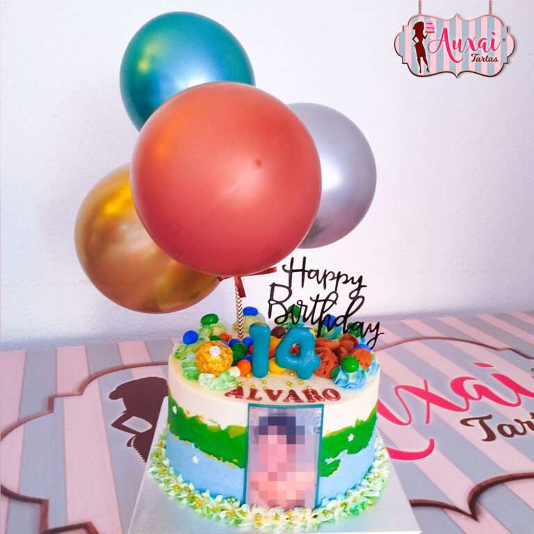 Tarta con globos y chuches