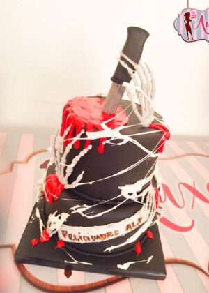 Tarta halloween esqueleto y cuchillo
