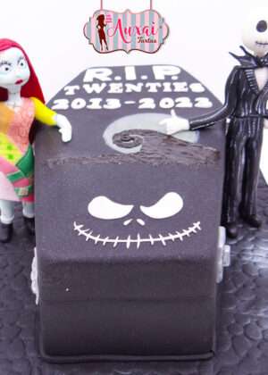 Tarta halloween Jack y Sally ataúd