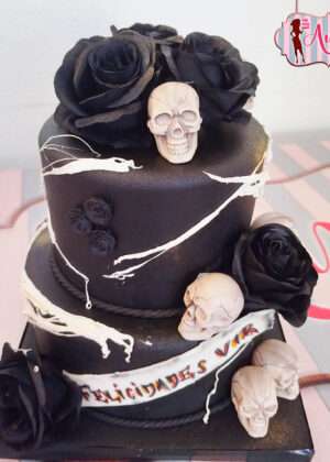 Tarta halloween rosas negras