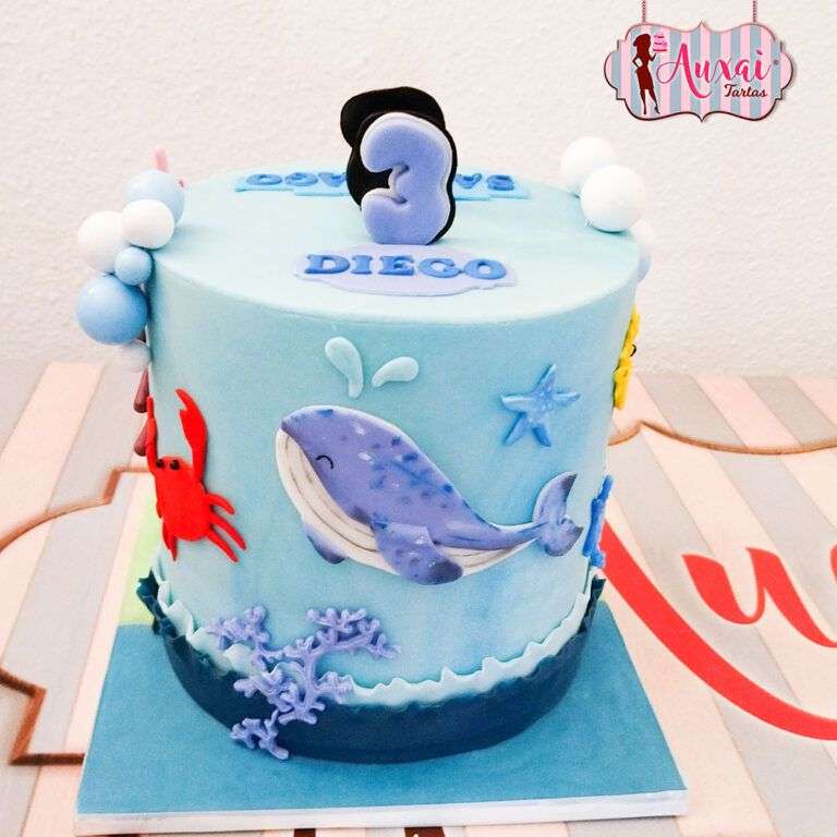 Tarta Infantil Ballena Azul y Fondo Marino