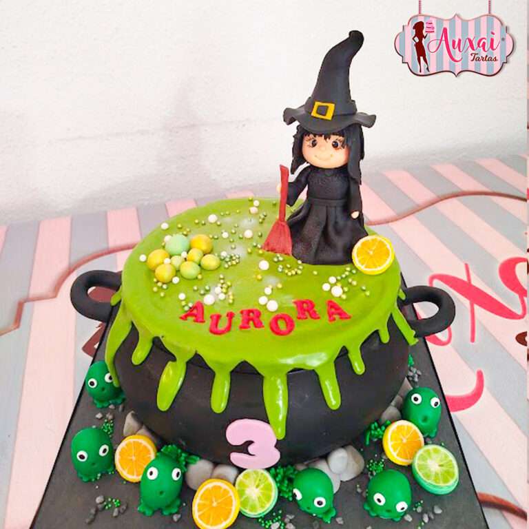 Tarta Infantil de Brujita en Caldero Mágico